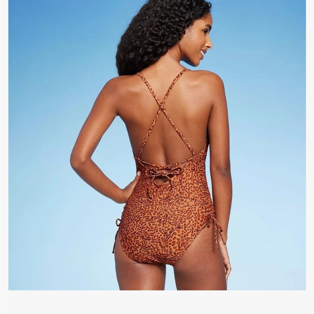 Swimsuit - Picture 2 of 4